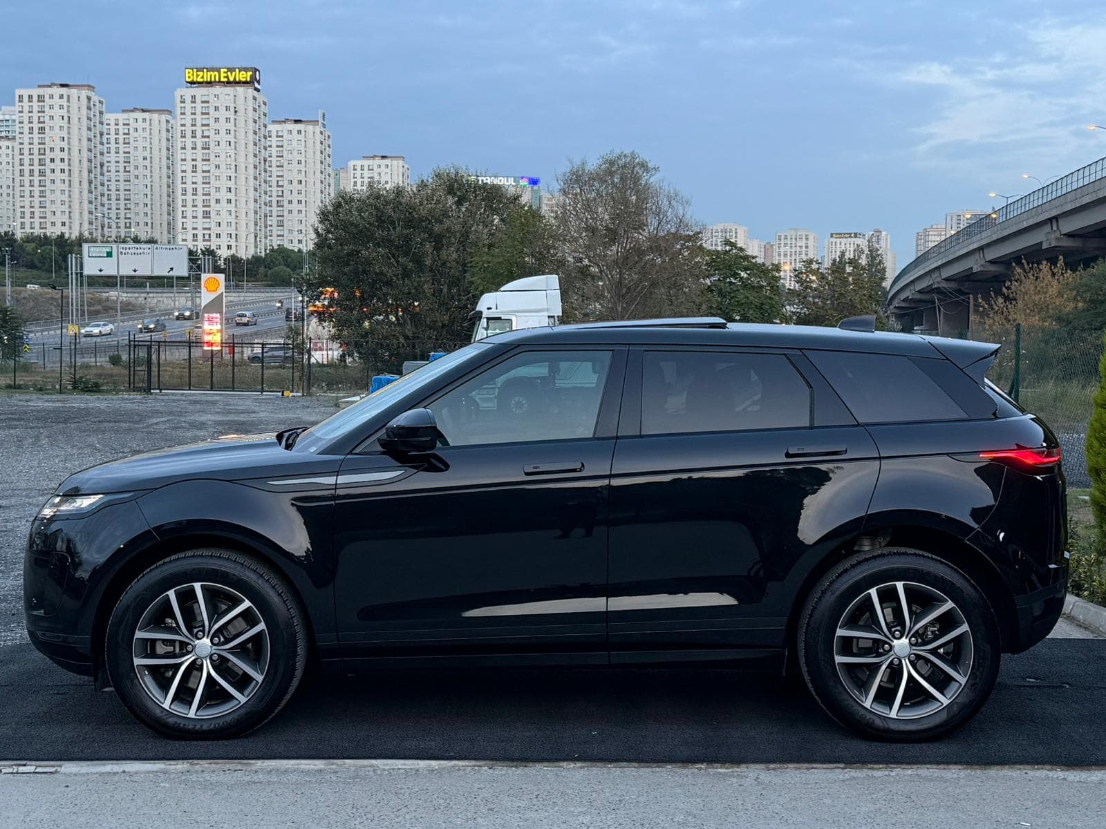 Range Rover Evoque 2025 - fotoğraf 3